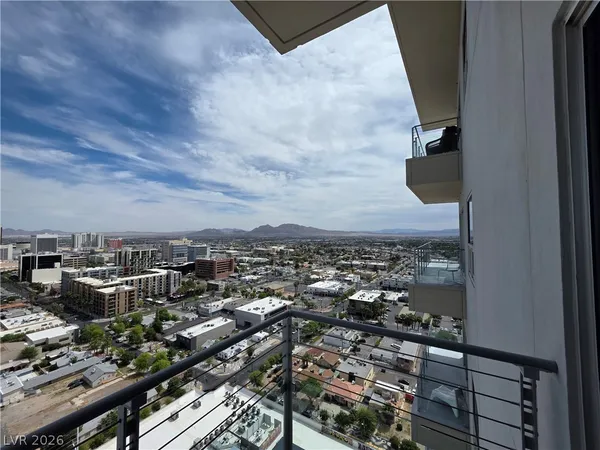 $1,900 | 200 Hoover Avenue, Unit 1910, Las Vegas, NV 89101