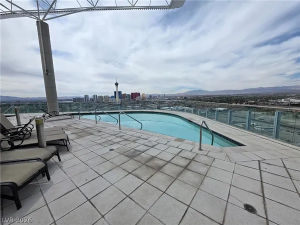 $1,900 | 200 Hoover Avenue, Unit 1910, Las Vegas, NV 89101