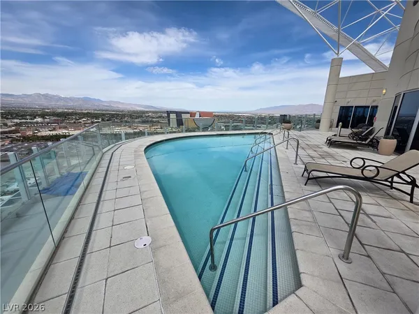 $1,900 | 200 Hoover Avenue, Unit 1910, Las Vegas, NV 89101