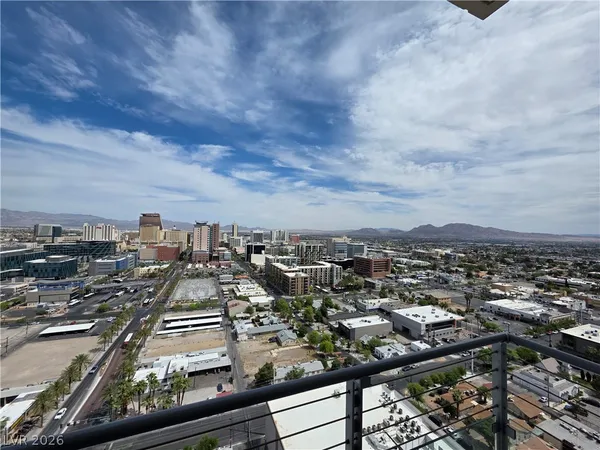 $1,900 | 200 Hoover Avenue, Unit 1910, Las Vegas, NV 89101