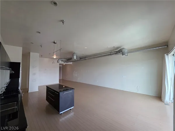 $1,900 | 200 Hoover Avenue, Unit 1910, Las Vegas, NV 89101