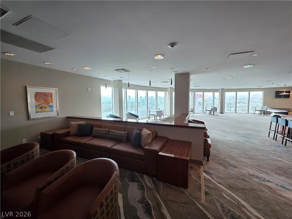 $1,900 | 200 Hoover Avenue, Unit 1910, Las Vegas, NV 89101