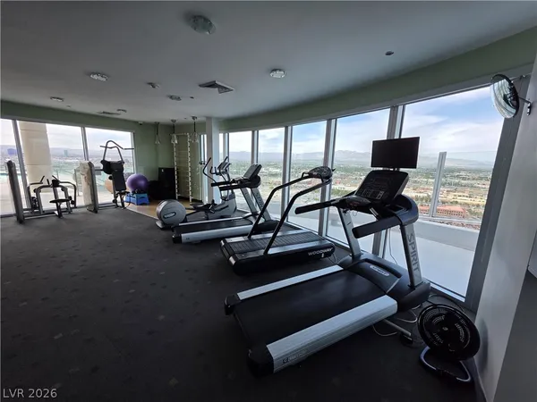 $1,900 | 200 Hoover Avenue, Unit 1910, Las Vegas, NV 89101