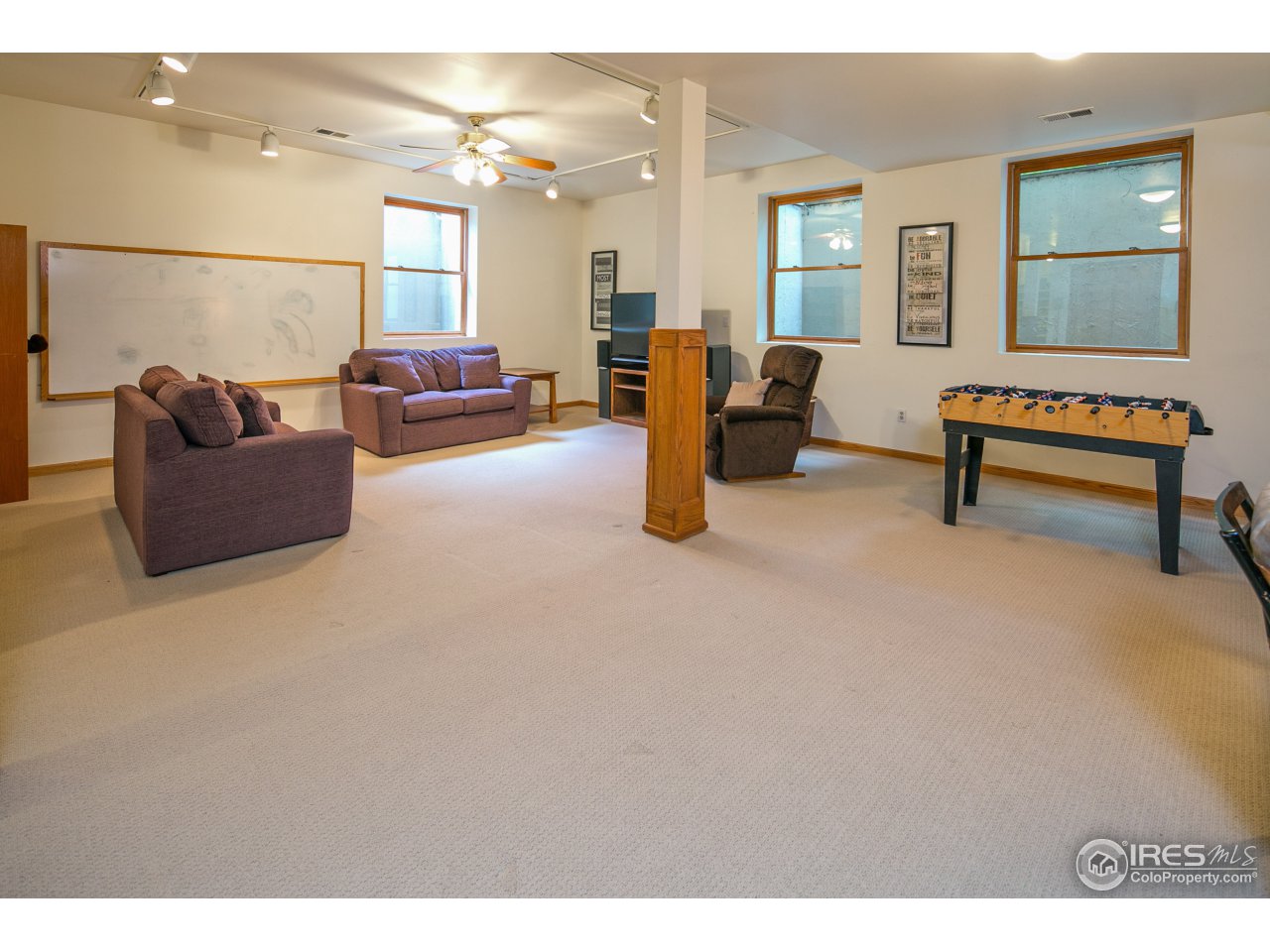 1715 View Point Road Boulder, CO 80305 - Photo 26 of 33 a lobby with furniture and window