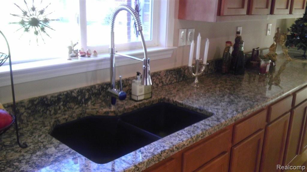 28365 Rollcrest Road Farmington, MI 48334 - Photo 2 of 25 IMAG0860.jpg