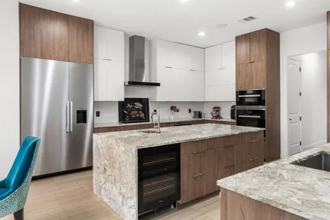 $2,095,000 | 2024 University Club Drive, Austin, TX 78732