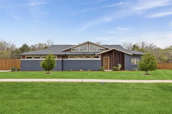 $750,000 | 2348 Mystic Shore Drive, Cedar Hill, TX 75104