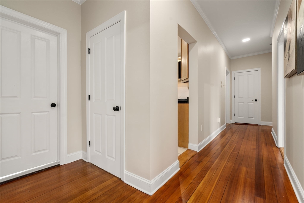 14 Linden Street, Unit 7 Brookline, MA 02445 - Photo 3 of 24