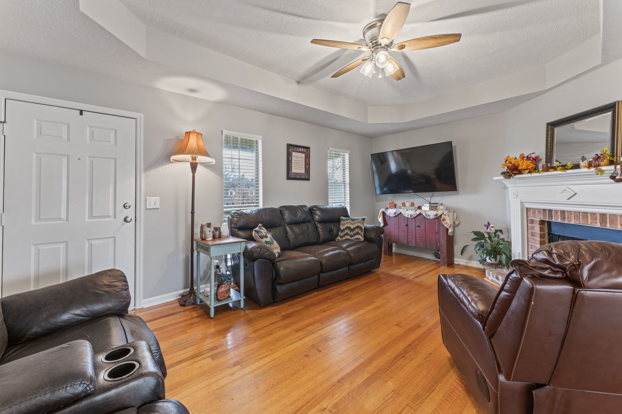 3591 April Lane Murfreesboro, TN 37130 - Photo 5 of 38 a living room with furniture and a flat screen tv