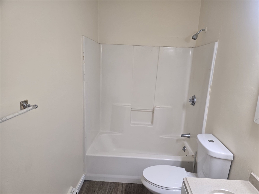 26 Loring Street, Unit 3 Worcester, MA 01606 - Photo 10 of 21