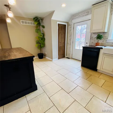 $424,000 | 814 Eureka Road, Eureka, MO 63025