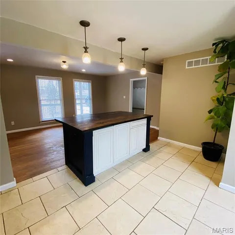 $424,000 | 814 Eureka Road, Eureka, MO 63025