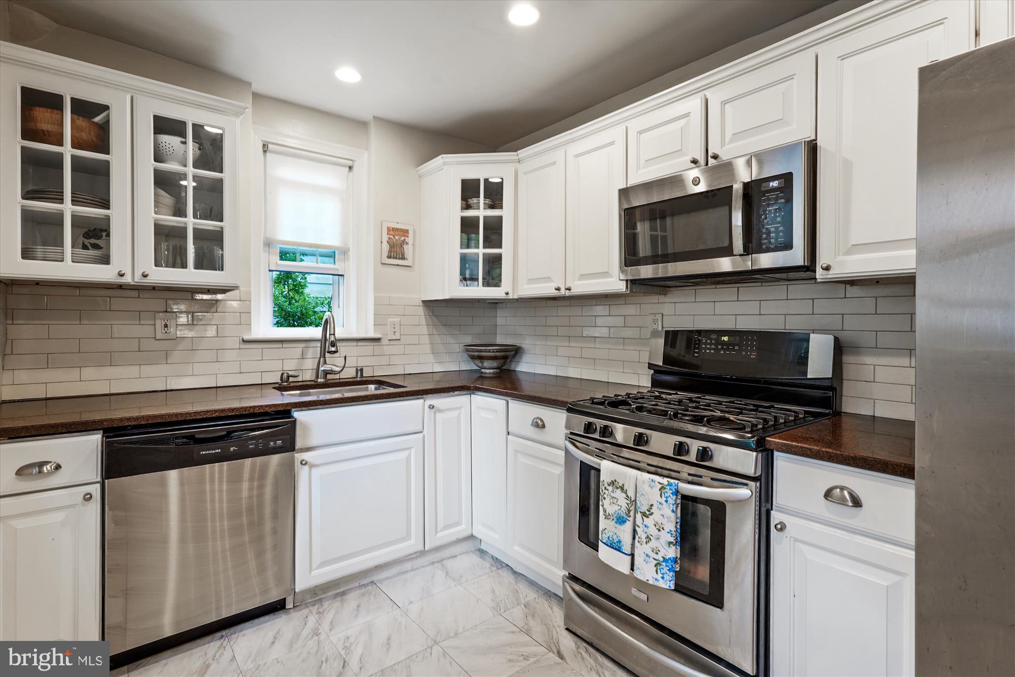 2106 Ross Road Silver Spring, MD 20910 - Photo 2 of 55