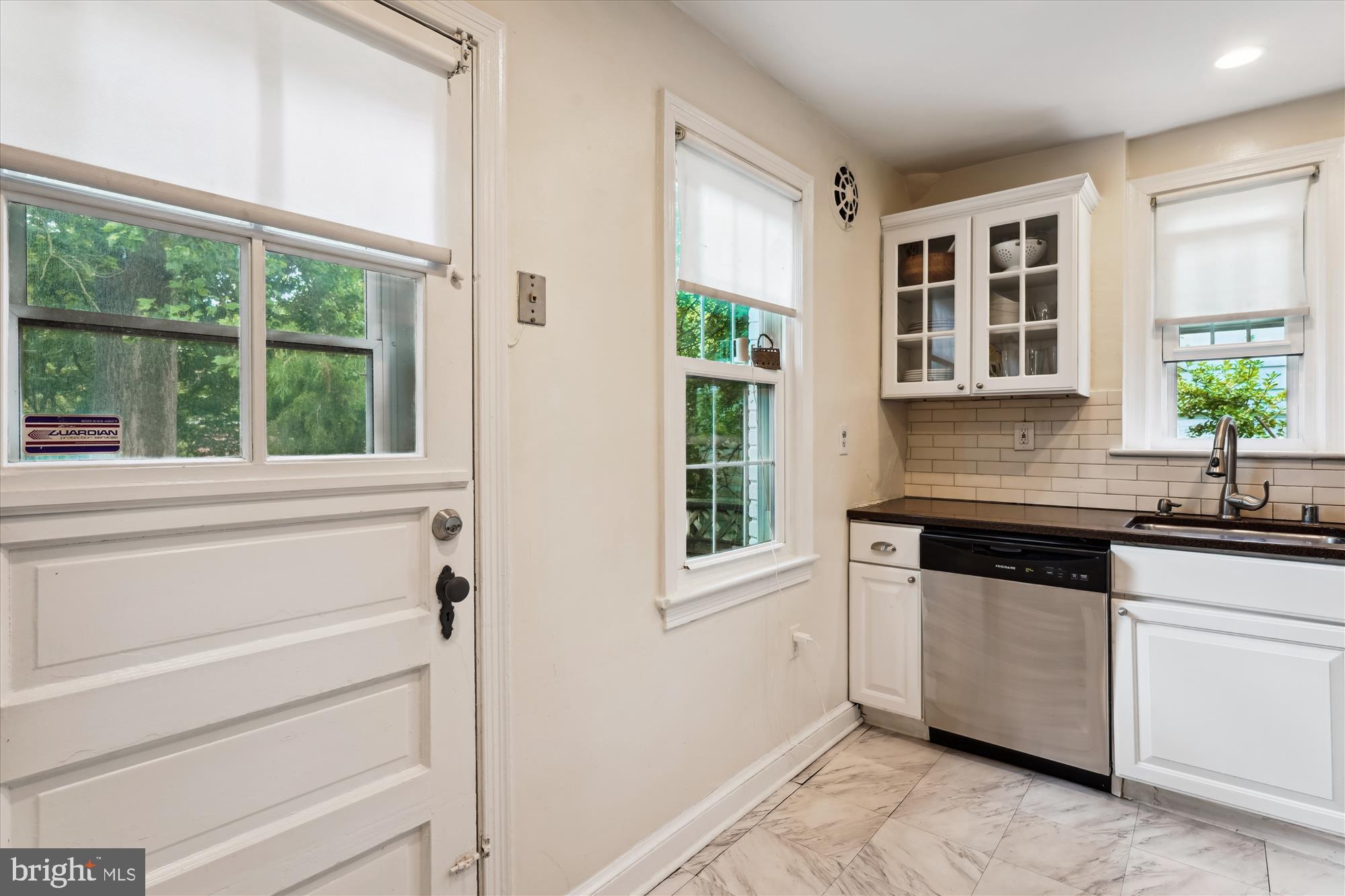 2106 Ross Road Silver Spring, MD 20910 - Photo 7 of 55