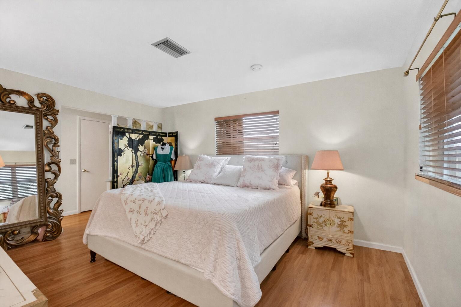 3120 Seagrape Road Lake Worth, FL 33462 - Photo 20 of 48 IMG_1952