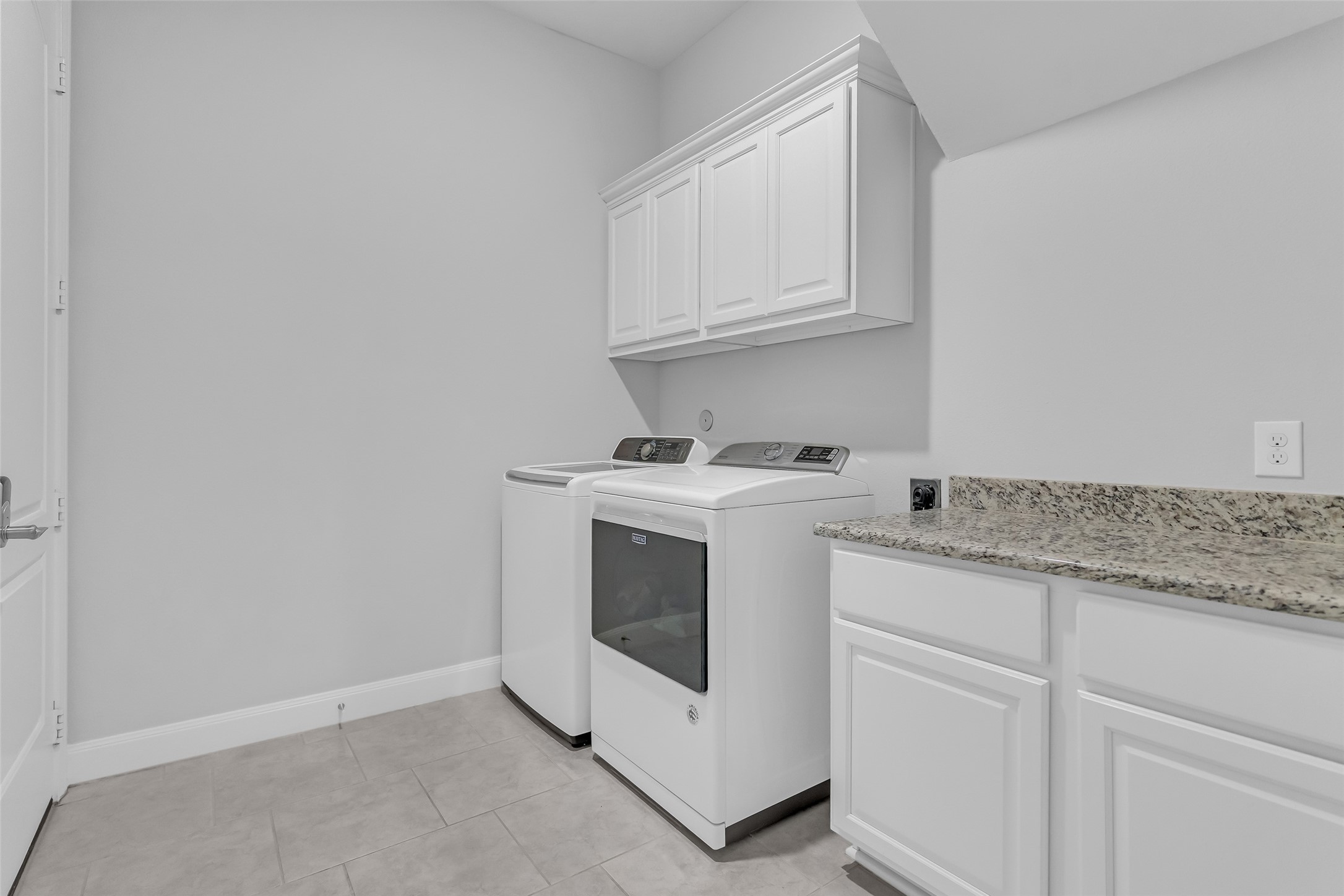 232 Magnolia Reserve Loop Magnolia, TX 77354 - Photo 27 of 45 Laundry