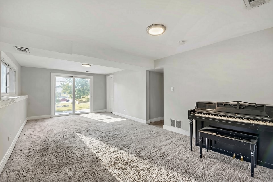 2050 Shepard Road Hoffman Estates, IL 60169 - Photo 21 of 28 Gallery Image 21