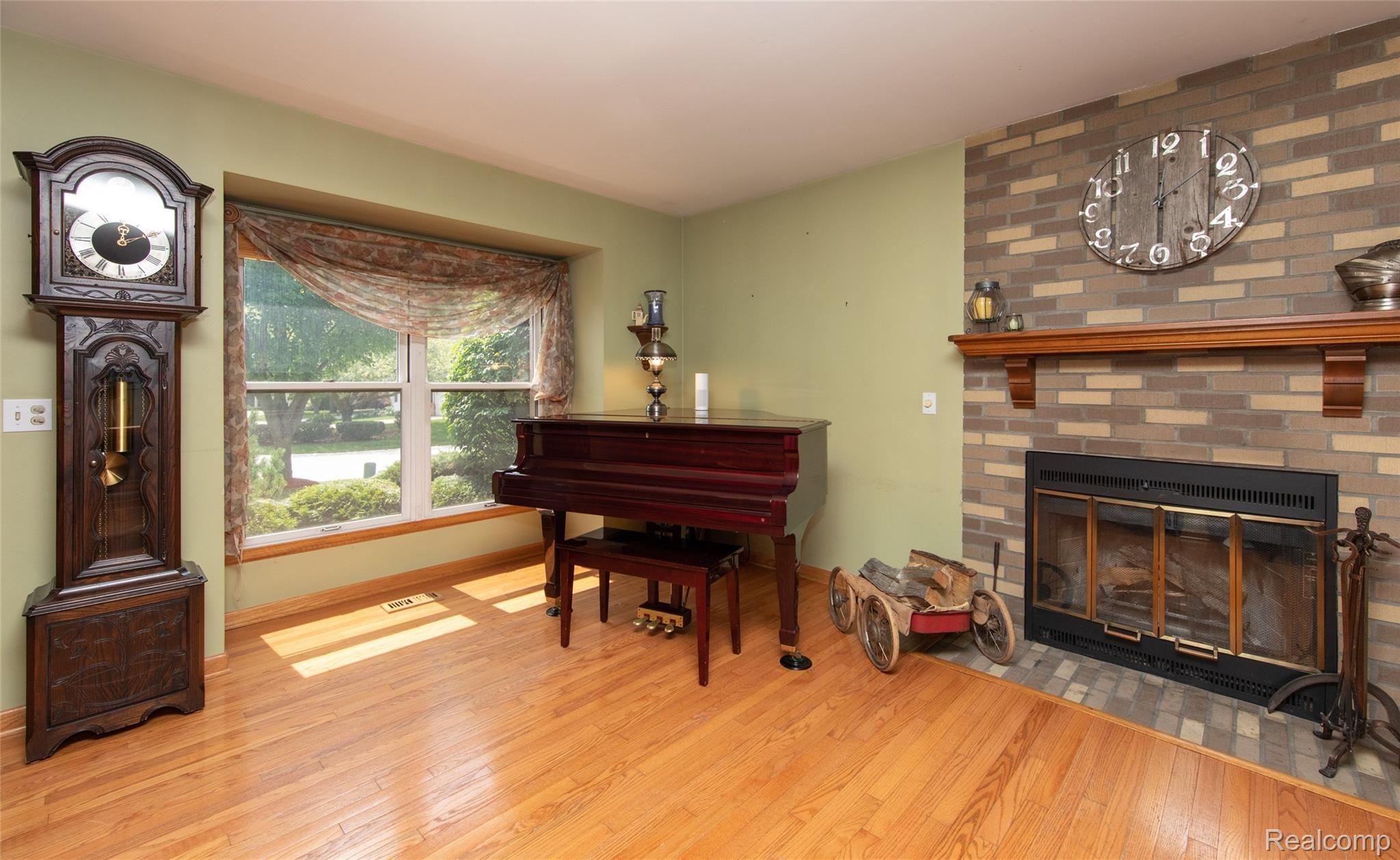 1576 Colony Drive Rochester, MI 48307 - Photo 19 of 29 780A4631.JPG