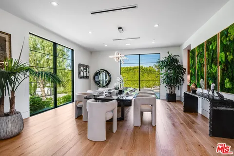 $6,495,000 | 18762 Wells Drive, Tarzana, CA 91356