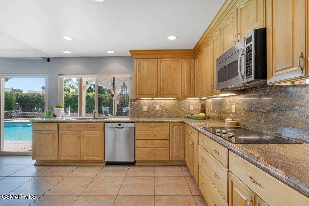 3673 Valencia Avenue Simi Valley, CA 93063 - Photo 20 of 69