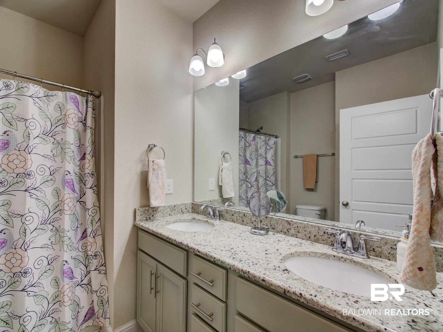 15544 Troon Drive Foley, AL 36535 - Photo 34 of 41 Hall Bathroom