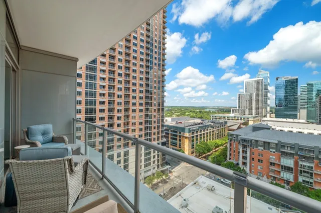 $975,000 | 200 Congress Avenue, Unit 13A, Austin, TX 78701