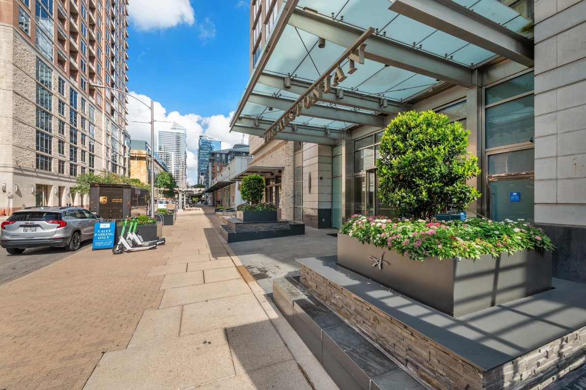 200 Congress Avenue, Unit 13A Austin, TX 78701 - Photo 25 of 34