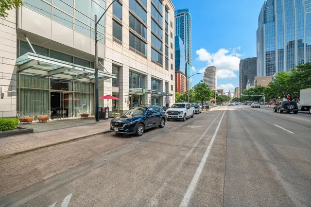 $975,000 | 200 Congress Avenue, Unit 13A, Austin, TX 78701