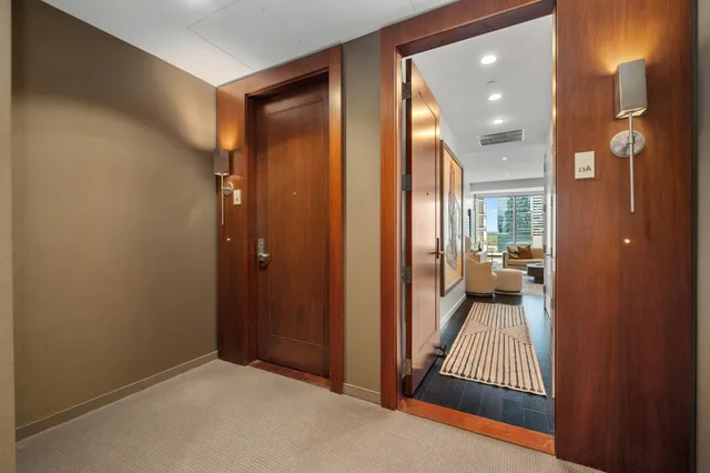 $975,000 | 200 Congress Avenue, Unit 13A, Austin, TX 78701