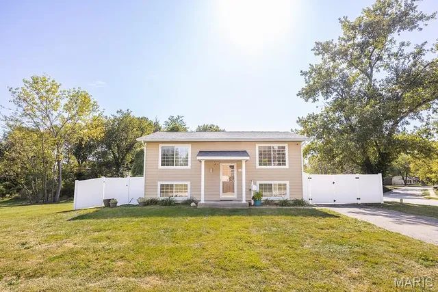 $220,000 | 603 West Madison Street, O'Fallon, IL 62269