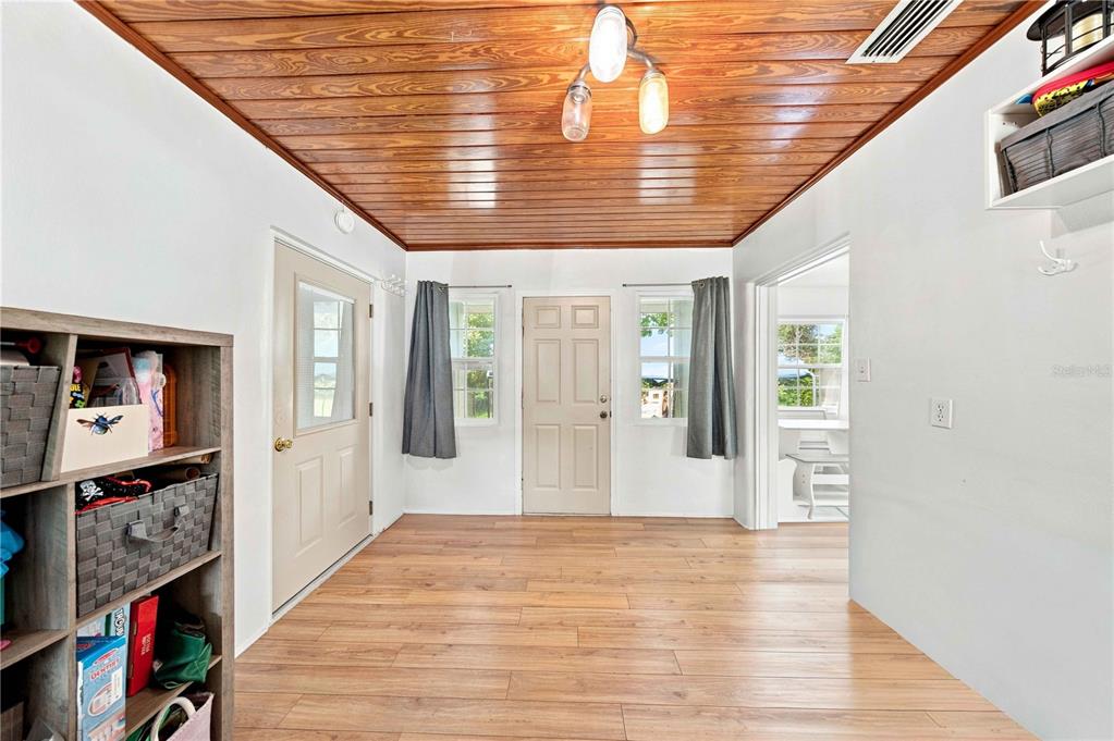 5708 Southeast Palm Road Belleview, FL 34420 - Photo 5 of 31 Gallery Image 5