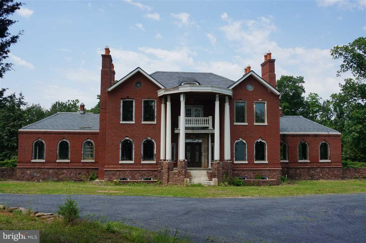 1692 Schoolhouse Road Middletown, PA 17057 - Photo 1 of 90 Front of Mansion