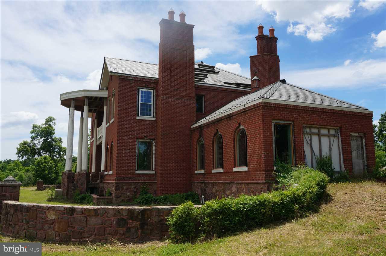 1692 Schoolhouse Road Middletown, PA 17057 - Photo 4 of 90 Right Side of Mansion