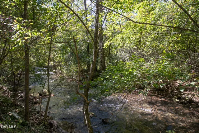 $299,900 | 203 Hilltop Drive, Bristol, VA 24202