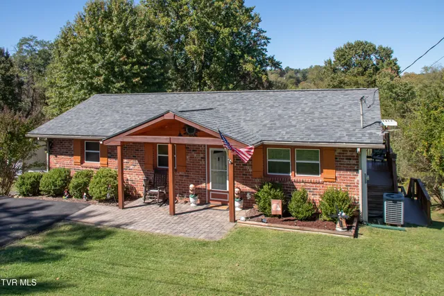 $299,900 | 203 Hilltop Drive, Bristol, VA 24202