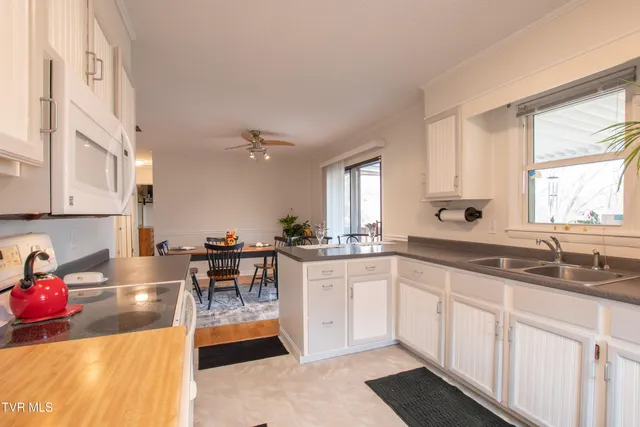 $299,900 | 203 Hilltop Drive, Bristol, VA 24202