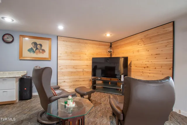 $299,900 | 203 Hilltop Drive, Bristol, VA 24202