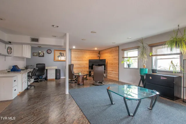 $299,900 | 203 Hilltop Drive, Bristol, VA 24202