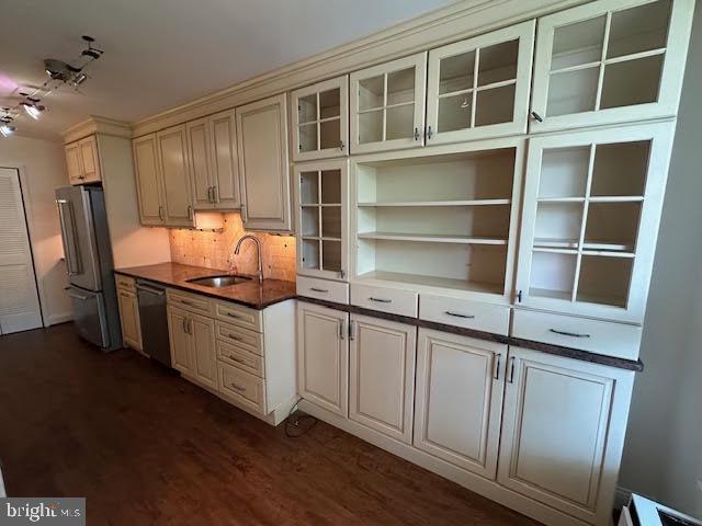 41 Conshohocken State Road, Unit 510 Bala Cynwyd, PA 19004 - Photo 11 of 32 a room with cabinets