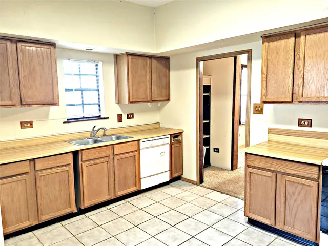 $199,900 | 819 North Austin Street, Rockport, TX 78382