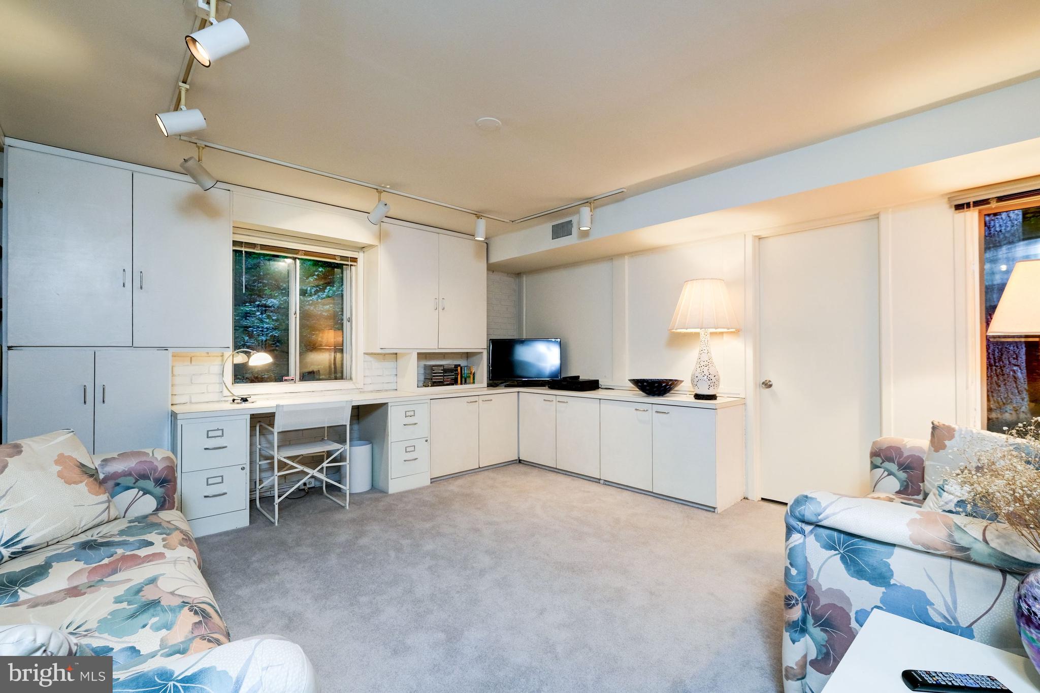 8312 Still Spring Court Bethesda, MD 20817 - Photo 37 of 49