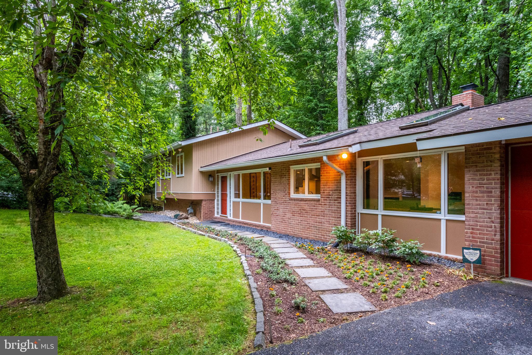 8312 Still Spring Court Bethesda, MD 20817 - Photo 4 of 49