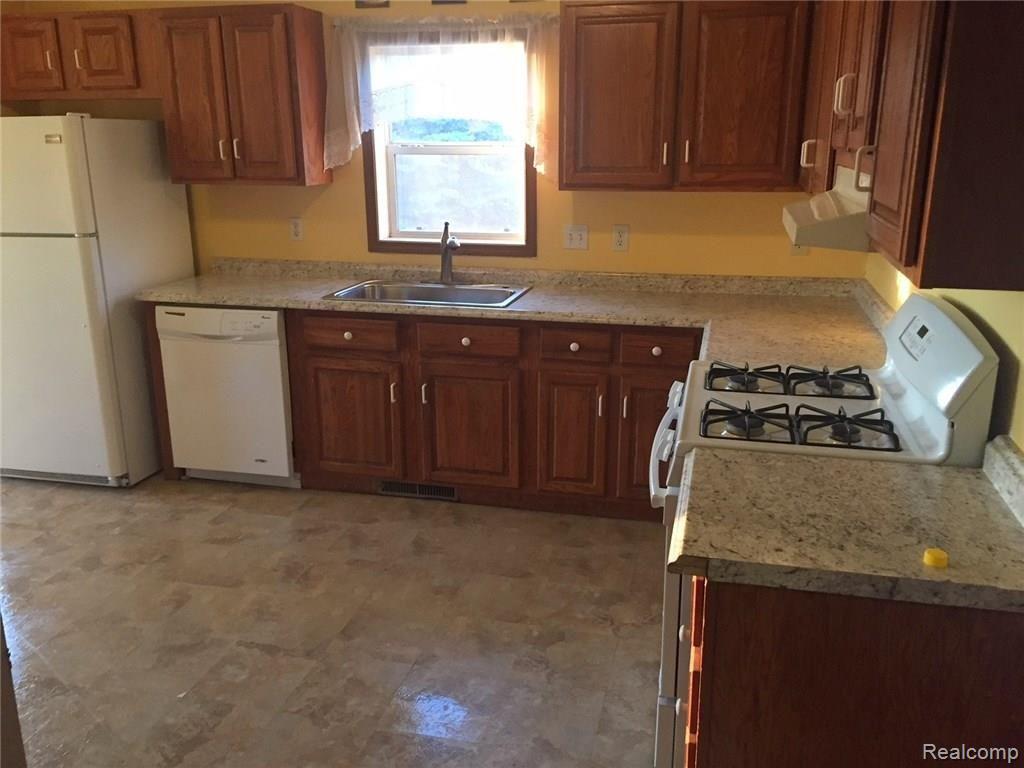 5757 Milett Road Fowlerville, MI 48836 - Photo 6 of 29 6.JPG