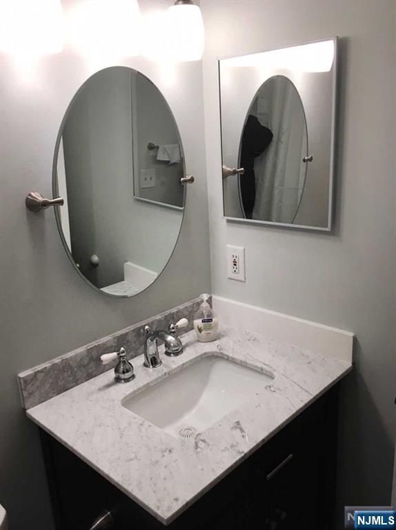 418 Poets Way Mahwah, NJ 07430 - Photo 16 of 29