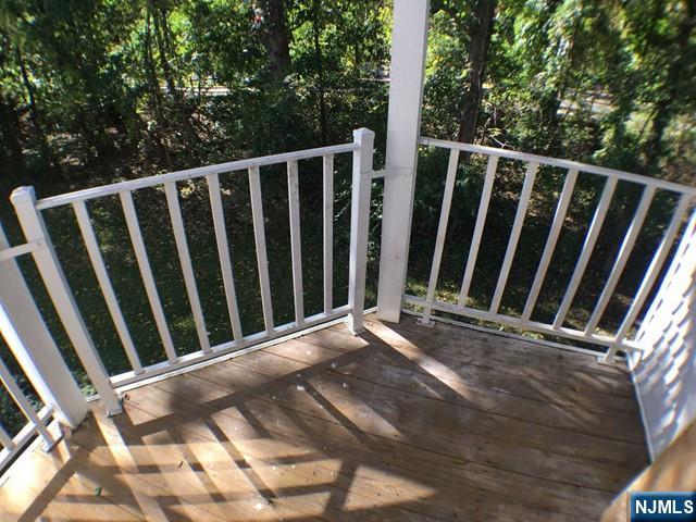 418 Poets Way Mahwah, NJ 07430 - Photo 18 of 29