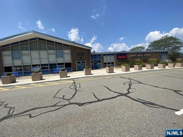 418 Poets Way Mahwah, NJ 07430 - Photo 25 of 29