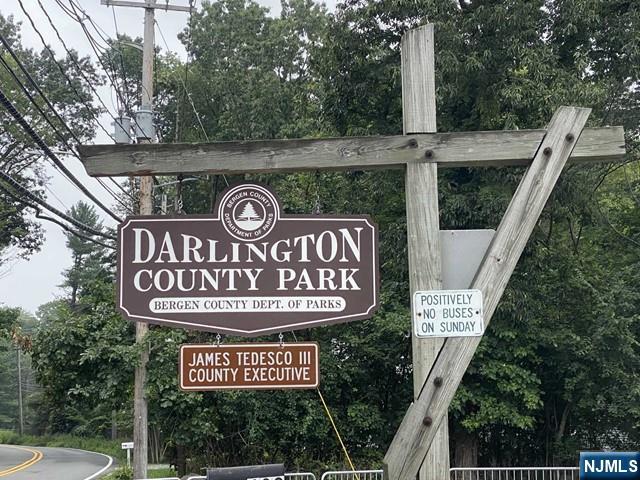 418 Poets Way Mahwah, NJ 07430 - Photo 27 of 29