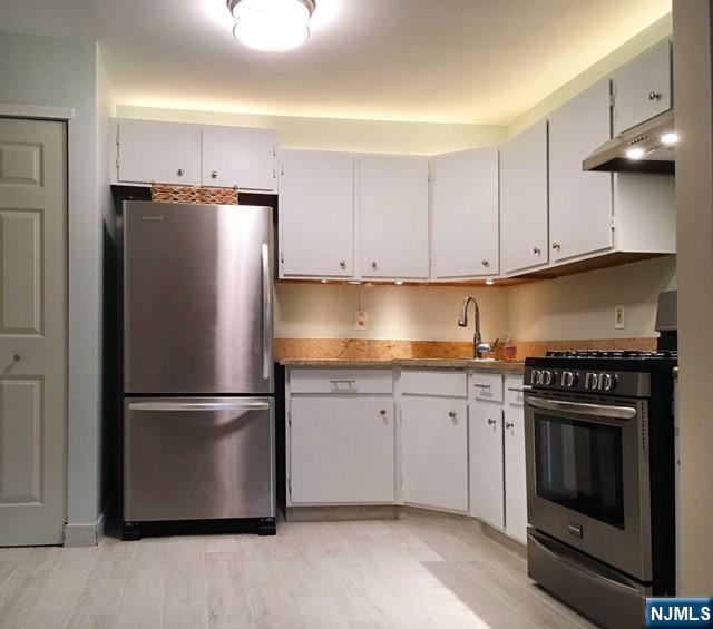 418 Poets Way Mahwah, NJ 07430 - Photo 6 of 29