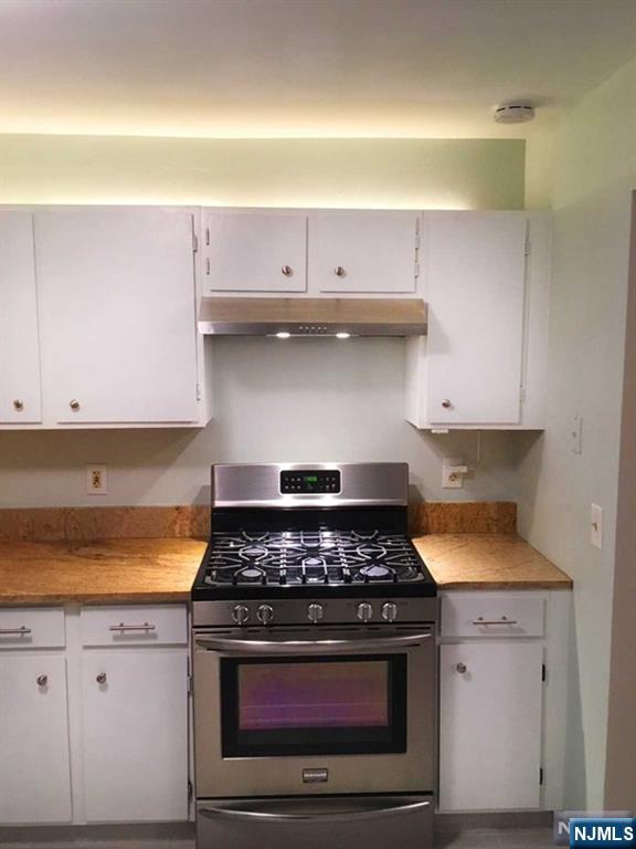 418 Poets Way Mahwah, NJ 07430 - Photo 8 of 29