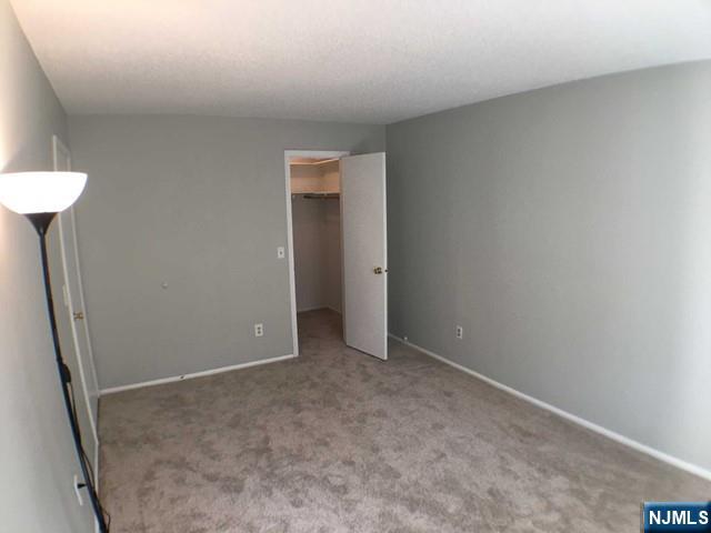 418 Poets Way Mahwah, NJ 07430 - Photo 9 of 29